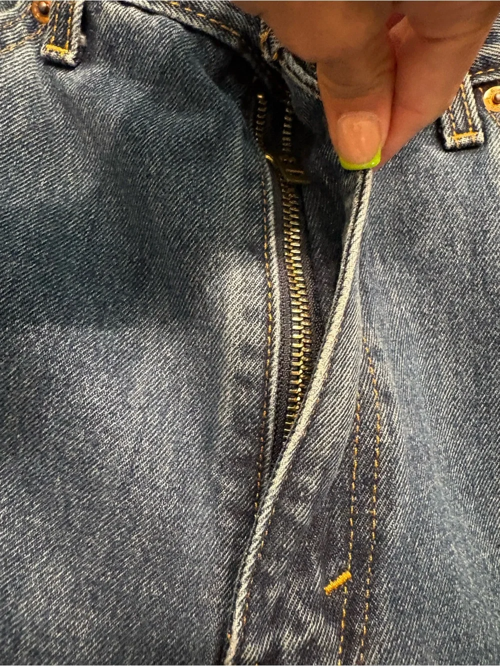 Levi’s 505 Classic Men's Blue Denim Jeans 38x30